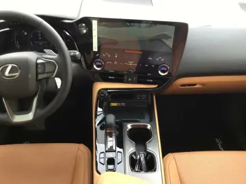 Lexus NX 350hNX350h 4x4 Executive Alle Extras Modell2