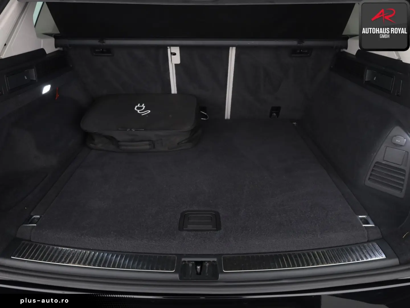 VW Touareg 3.0 eHybrid 4M 360GRAD ACC MATRIX 1.HAND