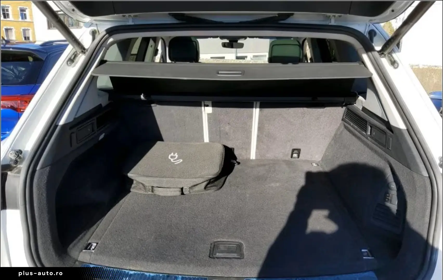 VW Touareg 3.0 V6 e-Hybr Eleg     AZN-Förderung