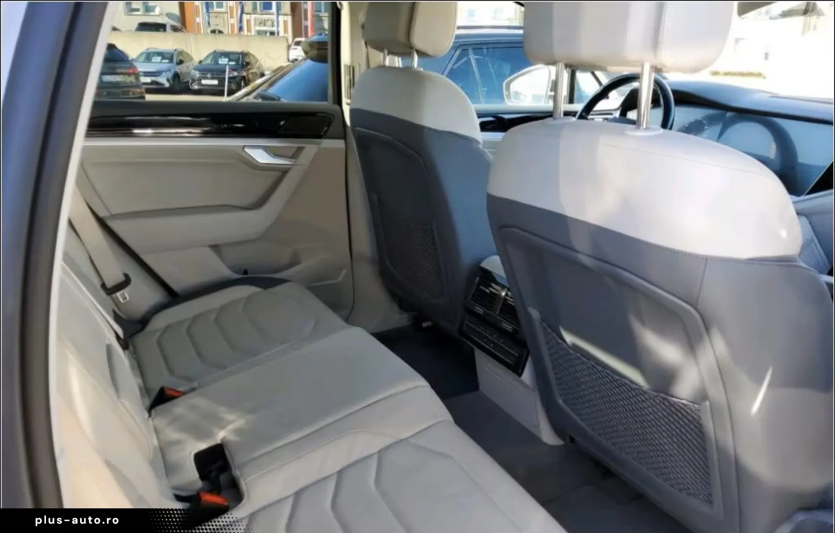 VW Touareg 3.0 V6 e-Hybr Eleg     AZN-Förderung