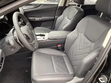 Lexus NX 350h 4X4 Executive Line Interieur-Tech. Pake