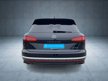 VW Touareg Elegance eHybrid 4M Tiptr AHK Pano Nacht