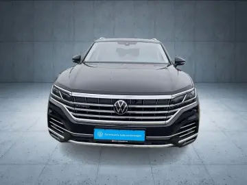 VW Touareg Elegance eHybrid 4M Tiptr AHK Pano Nacht