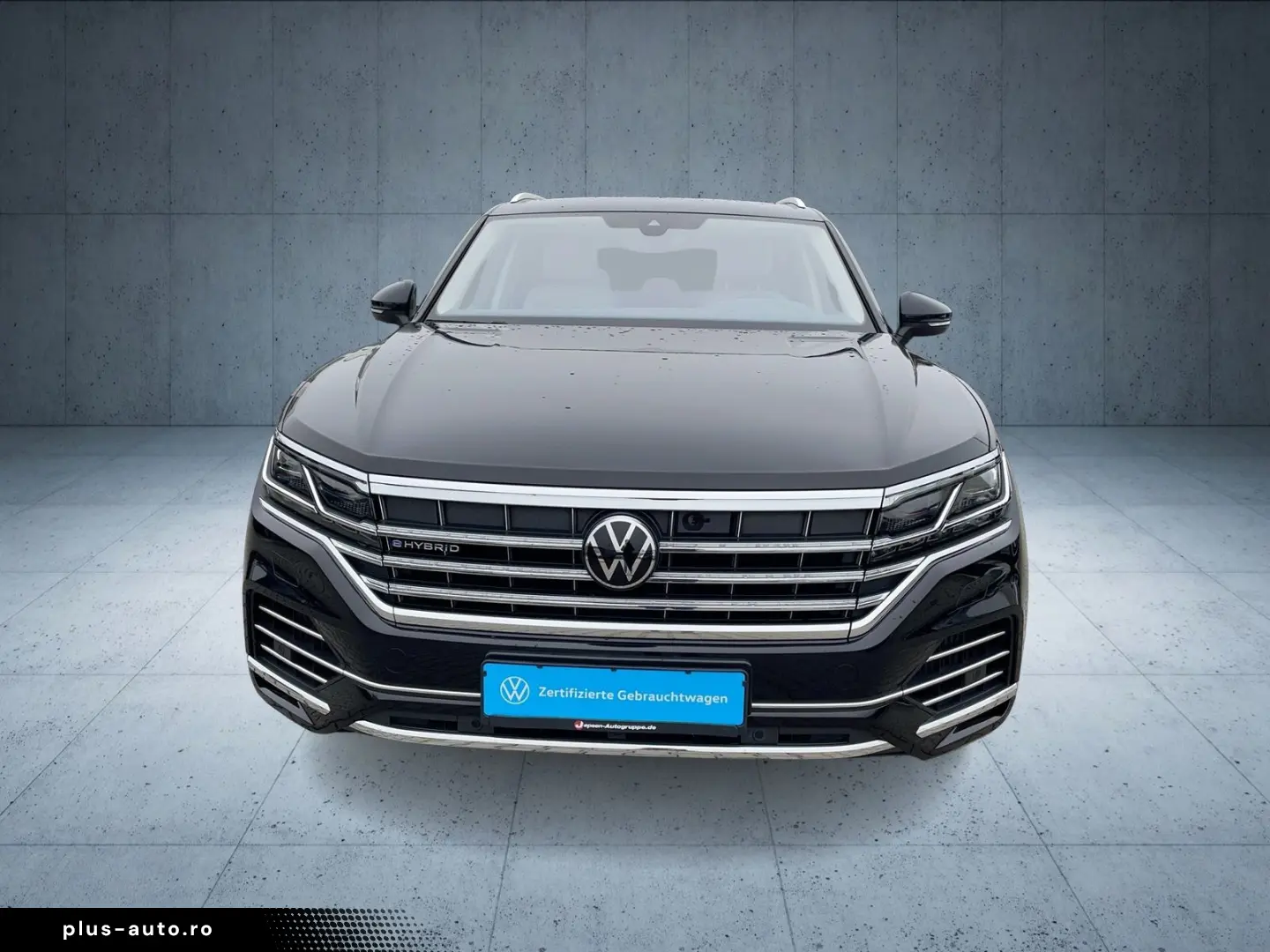 VW Touareg Elegance eHybrid 4M Tiptr AHK Pano Nacht