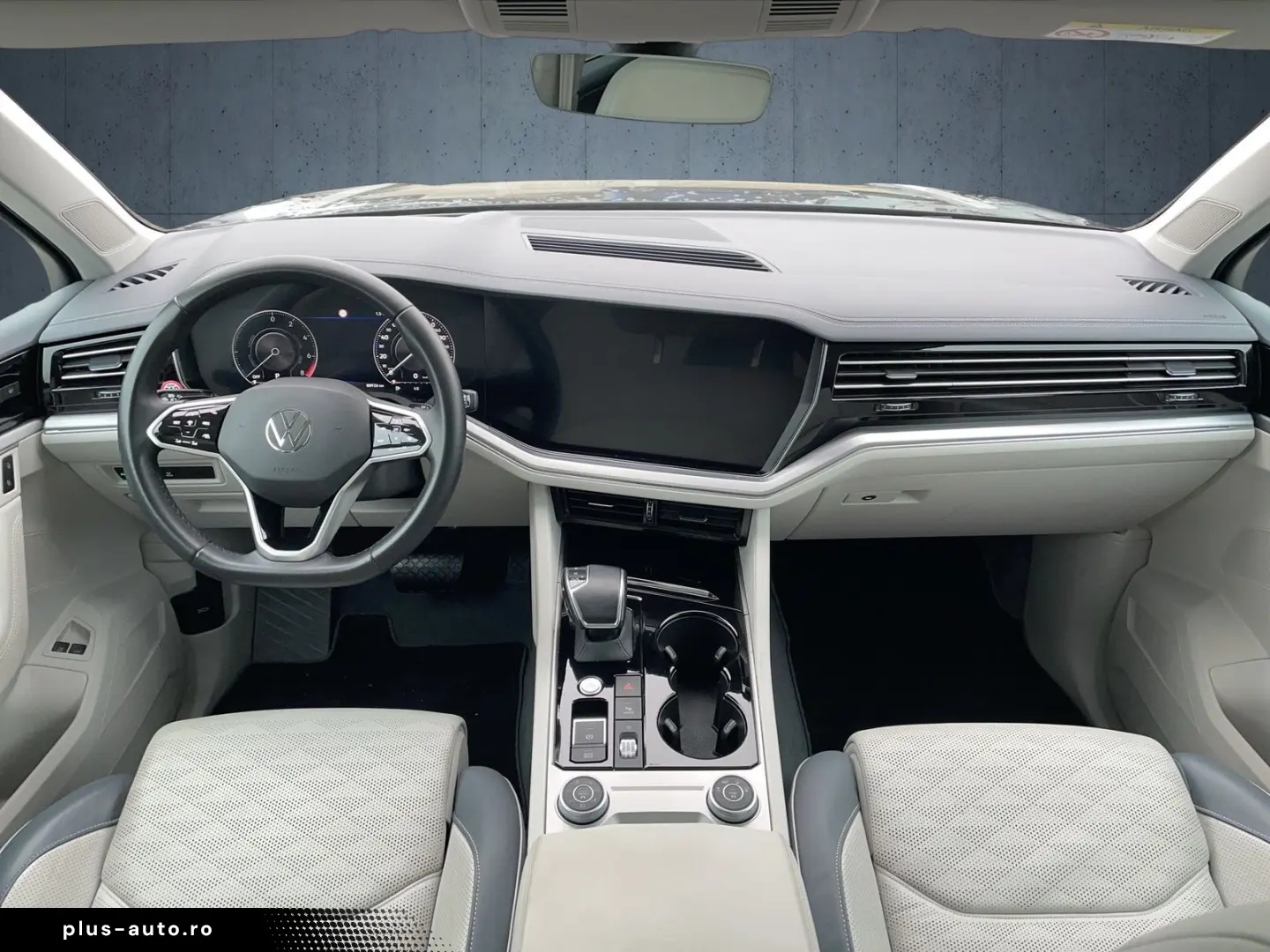 VW Touareg Elegance eHybrid 4M Tiptr AHK Pano Nacht