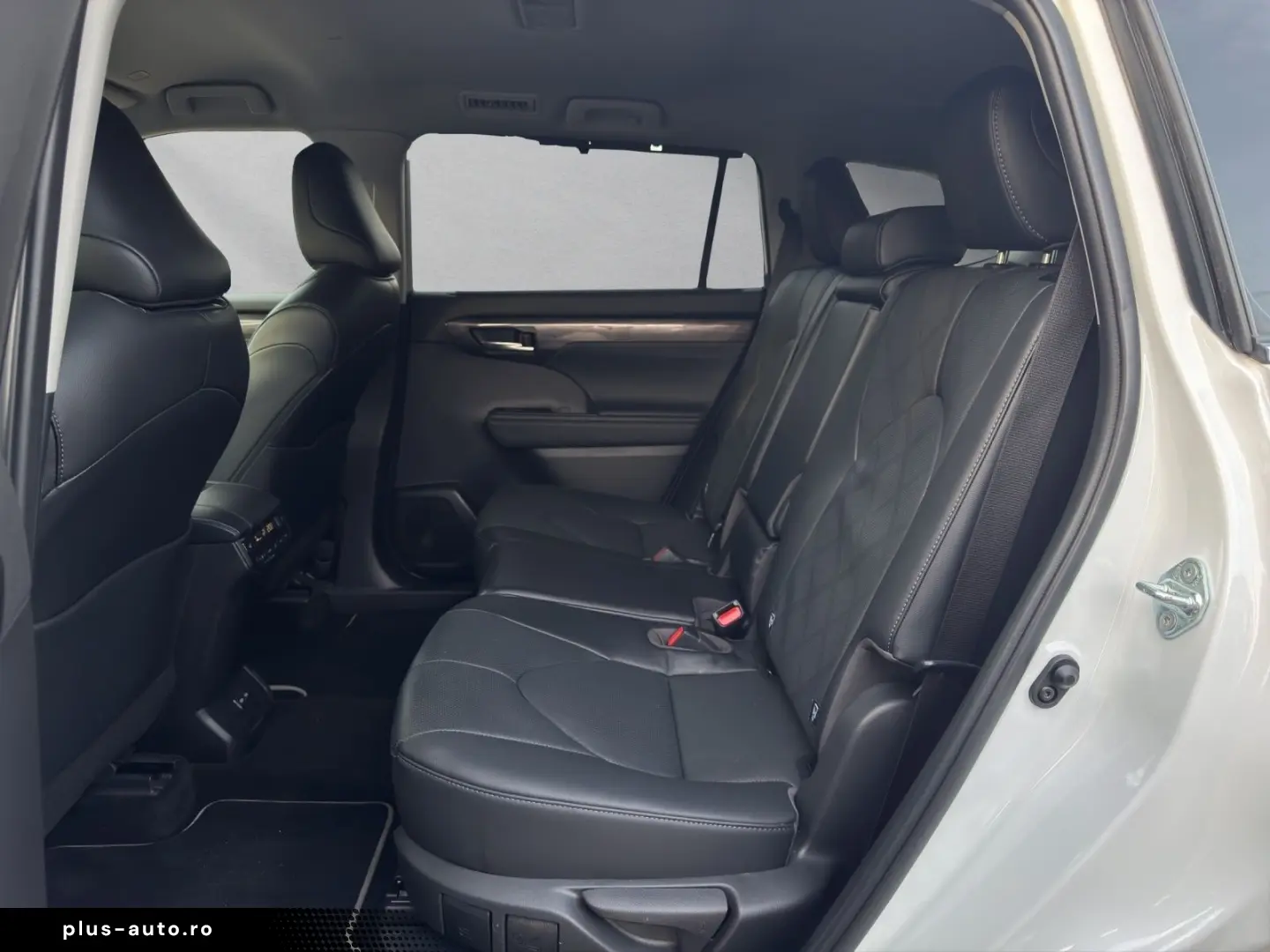 TOYOTA Highlander Hybrid Luxury 7 SITZER AHK LEDER HuD