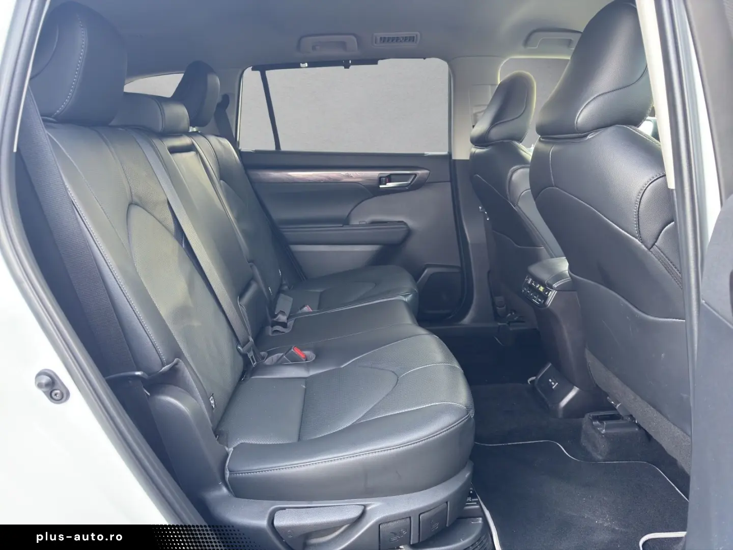 TOYOTA Highlander Hybrid Luxury 7 SITZER AHK LEDER HuD