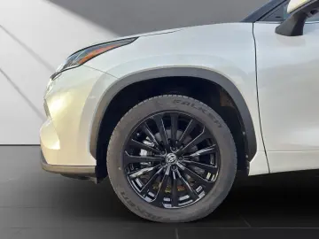 TOYOTA Highlander Hybrid Luxury 7 SITZER AHK LEDER HuD