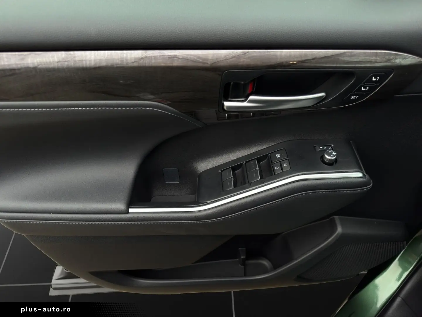 TOYOTA Highlander Hybrid Luxury 7 SITZER LEDER HuD JBL