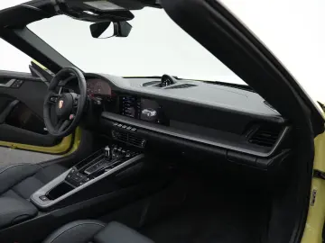 PORSCHE 992 Carrera Cabrio