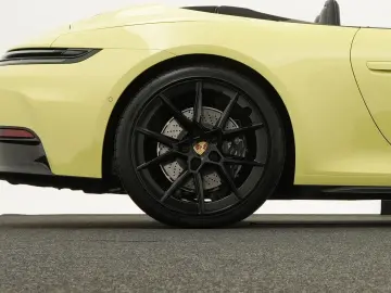 PORSCHE 992 Carrera Cabrio