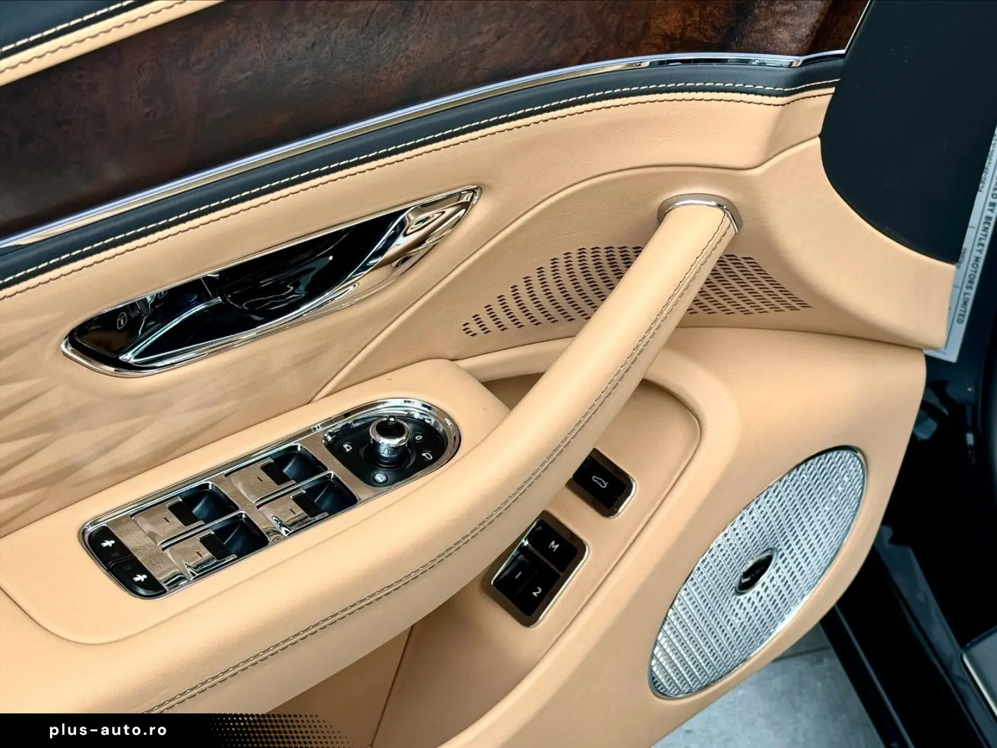 BENTLEY Flying Spur Azure V8