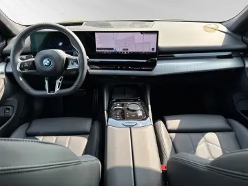 BMW 530e M Sport AHK Pano Autobahnass. DAProf.