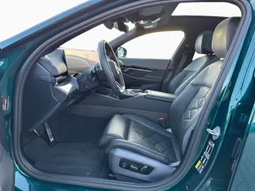 BMW 530e Limou M Sport Pro B W St Go Pano Autobahn