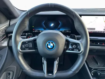 BMW 530e Limou M Sport Pro B W St Go Pano Autobahn