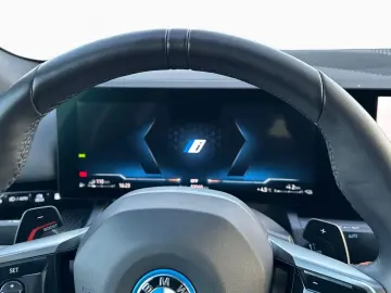 BMW 530e Limou M Sport Pro B W St Go Pano Autobahn