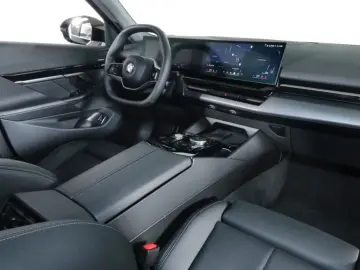 BMW 520 i Lim. LED H&K Memory Sitzlüftung LED 360