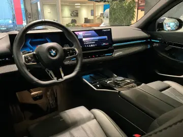 BMW 520i Limousine M Sport 360 Kamera HUD