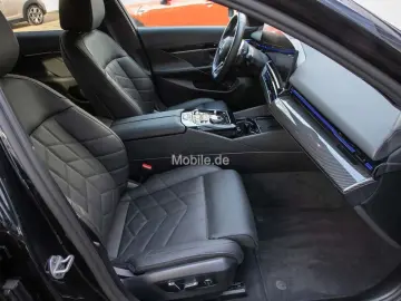 BMW 520i M Sportpaket harman kardon Navi RKam HeadUp