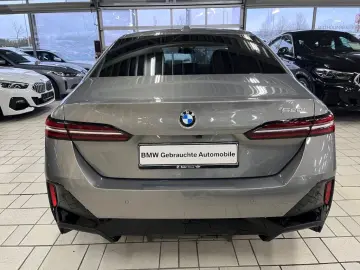BMW 520 i M Sport StandHz AHK KomfSi belüftet H K Pr