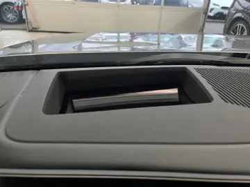 BMW 520 i M Sport StandHz AHK KomfSi belüftet H K Pr