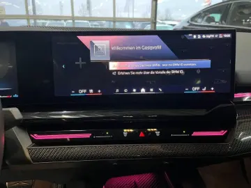 BMW 520 i M Sport StandHz AHK KomfSi belüftet H K Pr