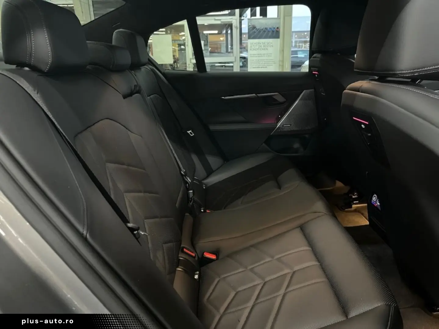 BMW 520 i M Sport StandHz AHK KomfSi belüftet H K Pr