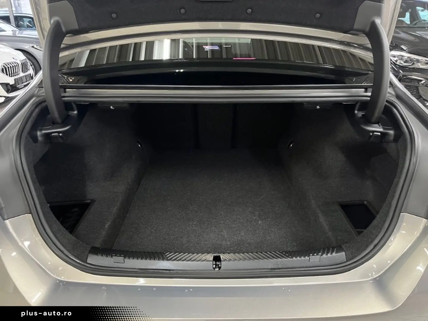 BMW 520 i M Sport StandHz AHK KomfSi belüftet H K Pr