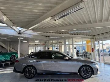BMW 520i M Sportpaket AUT. LED HUD 360  AHK SITZBEL.