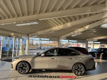 BMW 520i M Sportpaket AUT. LED HUD 360  AHK SITZBEL.