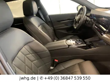 BMW 520d Lim M Sport Driving  LED  360 HUD Memory