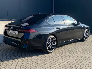 BMW 520i SAG M Sport Pro AHK S-LÜFT 4xAC LHZ LED