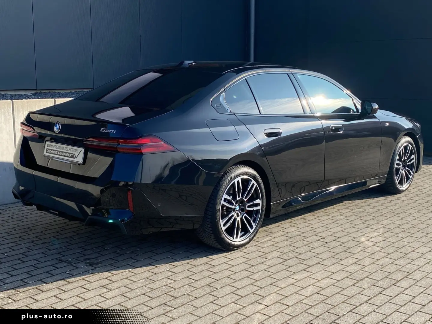 BMW 520i SAG M Sport Pro AHK S-LÜFT 4xAC LHZ LED