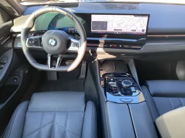 BMW 520i SAG M Sport Pro AHK S-LÜFT 4xAC LHZ LED