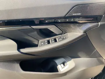 BMW 520i SAG M Sport Pro AHK S-LÜFT 4xAC LHZ LED