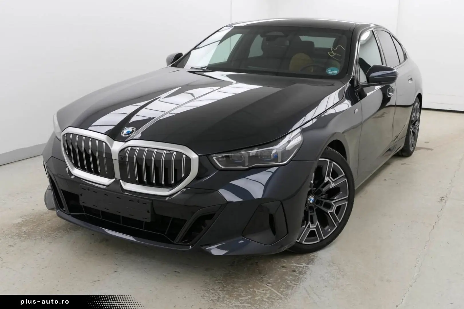 BMW 520d Limousine M Sport ACC AHK PANO STHZ LRHZ QI