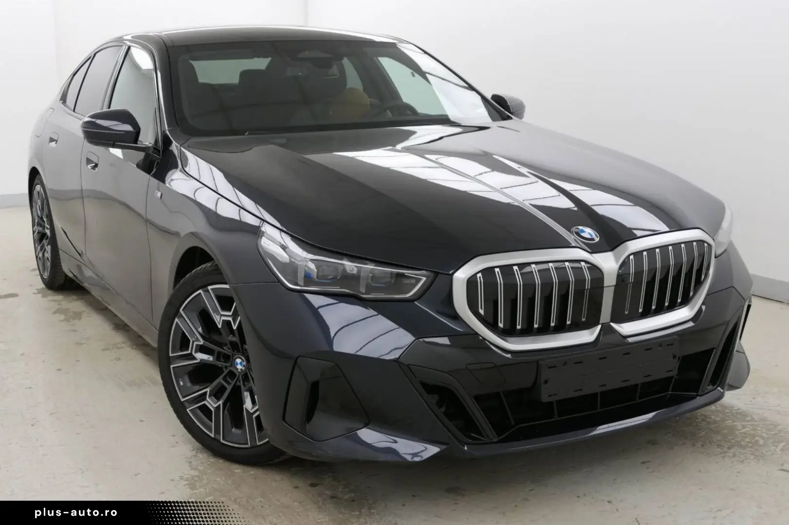 BMW 520d Limousine M Sport ACC AHK PANO STHZ LRHZ QI