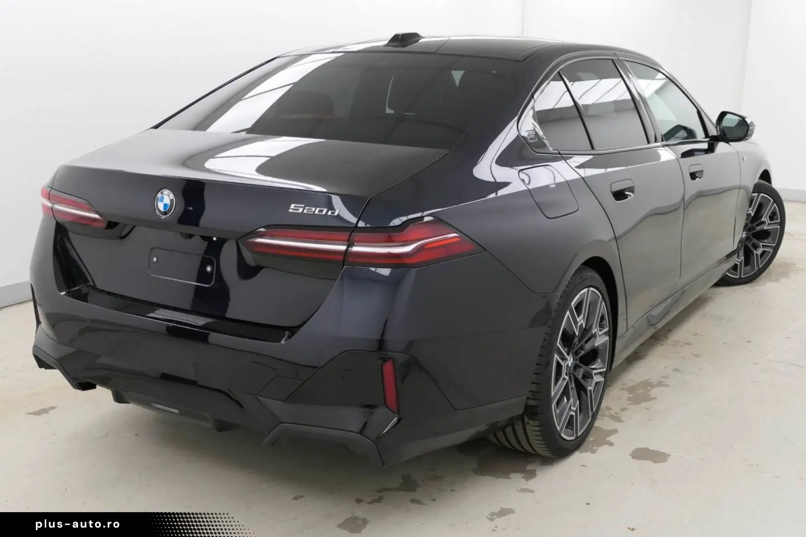 BMW 520d Limousine M Sport ACC AHK PANO STHZ LRHZ QI