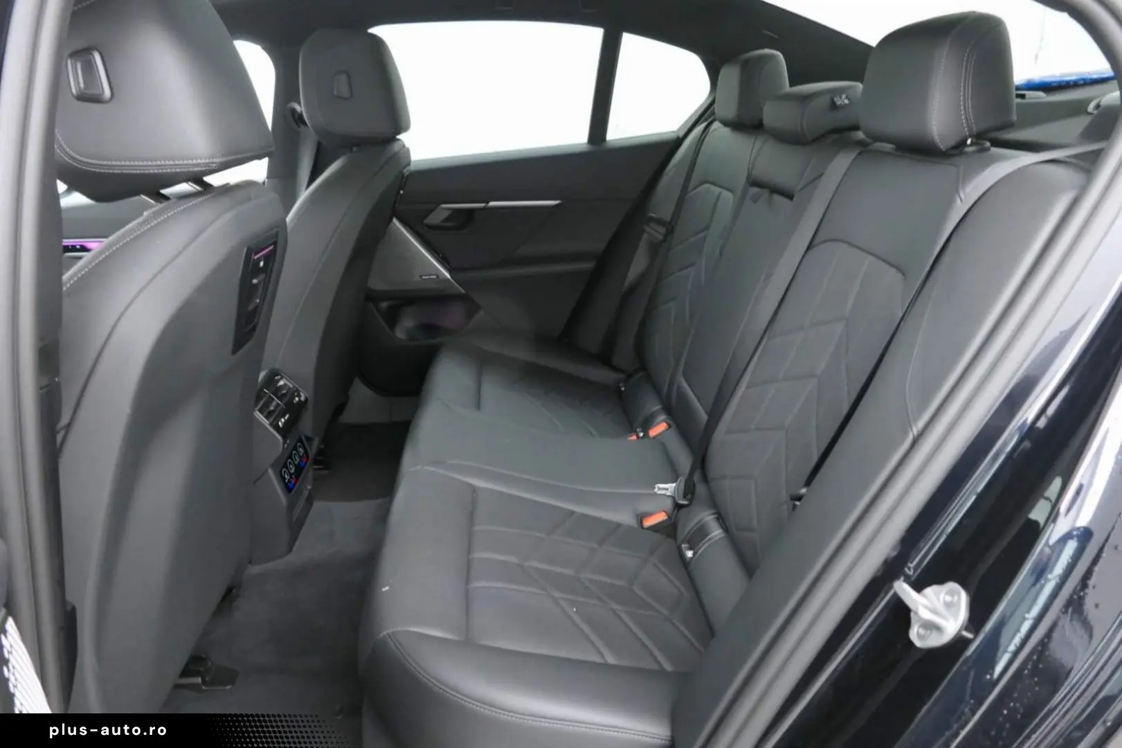 BMW 520d Limousine M Sport ACC AHK PANO STHZ LRHZ QI