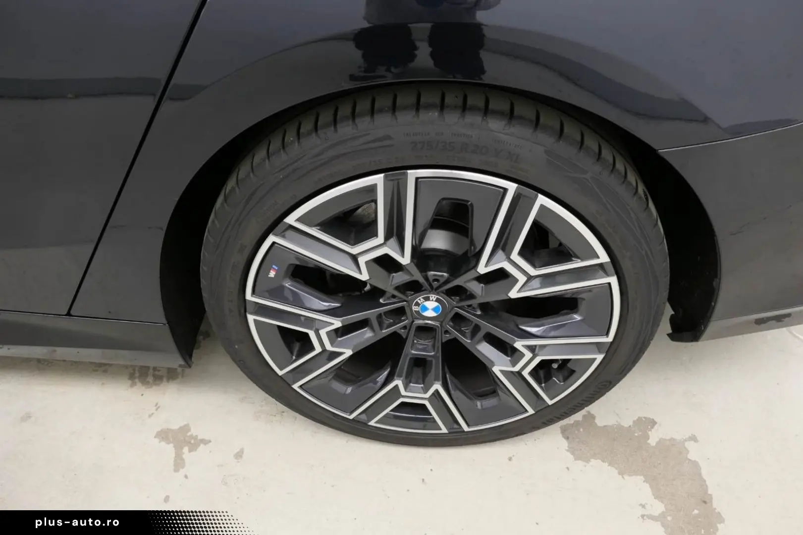 BMW 520d Limousine M Sport ACC AHK PANO STHZ LRHZ QI