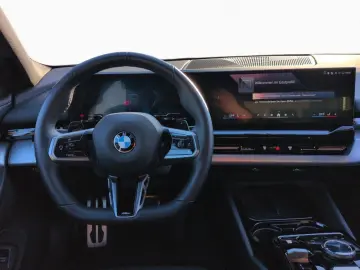 BMW 520d Lim.Aut. M SPORT AHK Adapt.LED DA  PA Komf