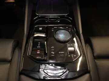 BMW 520i Limousine M Sportpaket Head-Up AHK Shz HK S