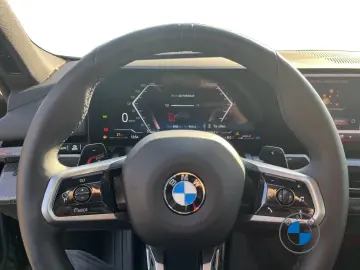 BMW 520i M Sport Pano DA PA  HUD Sitzlüftung