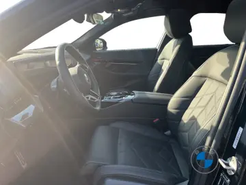 BMW 520i M Sport Pano DA PA  HUD Sitzlüftung