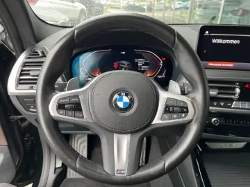 BMW X3 xDrive 20i A M Sport Navi 360 Grad LED 3-Z-Kl