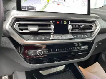 BMW X3 xDrive 20i A M Sport Navi 360 Grad LED 3-Z-Kl