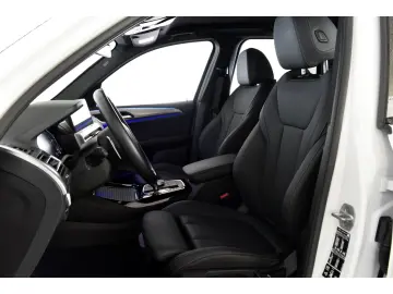 BMW X3 30i M Sport Lenkradheizung Akustikverglasung