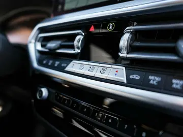 BMW X4 xDrive20i M Sport ACC AHK PanoDach LiveCoProf