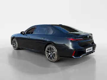 BMW 740d xDrive M Sport Inno Sky Lounge Standhg B&W