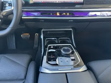 BMW 740d xDrive M Sport Inno Sky Lounge Standhg B&W